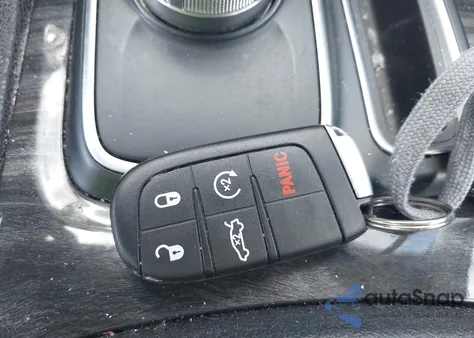 2016 Chrysler 300 Limited z USA, uszkodzony, nr VIN 2C3CCAAG1GH151364